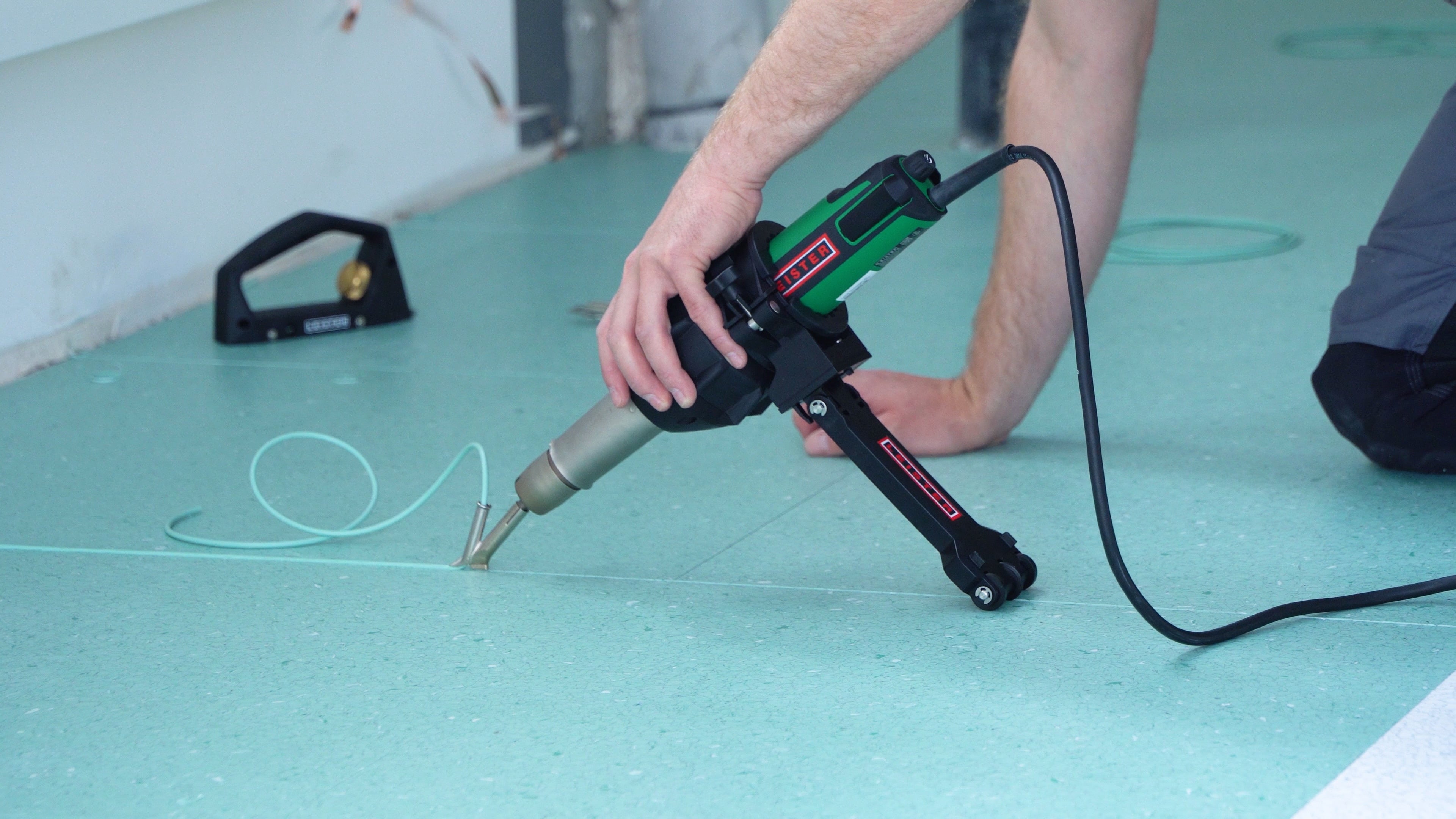 Leister EASYFLOOR Hand Welding Guide for Triac